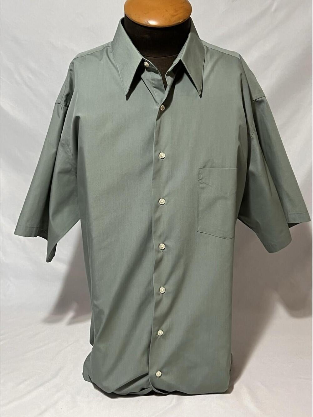 Van Heusen Men’s Button Up Shirt (18 1/2 Tall - 56 in Chest) Green Shortsleeved